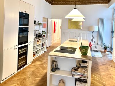205m2 / Manor Apartment / City Center