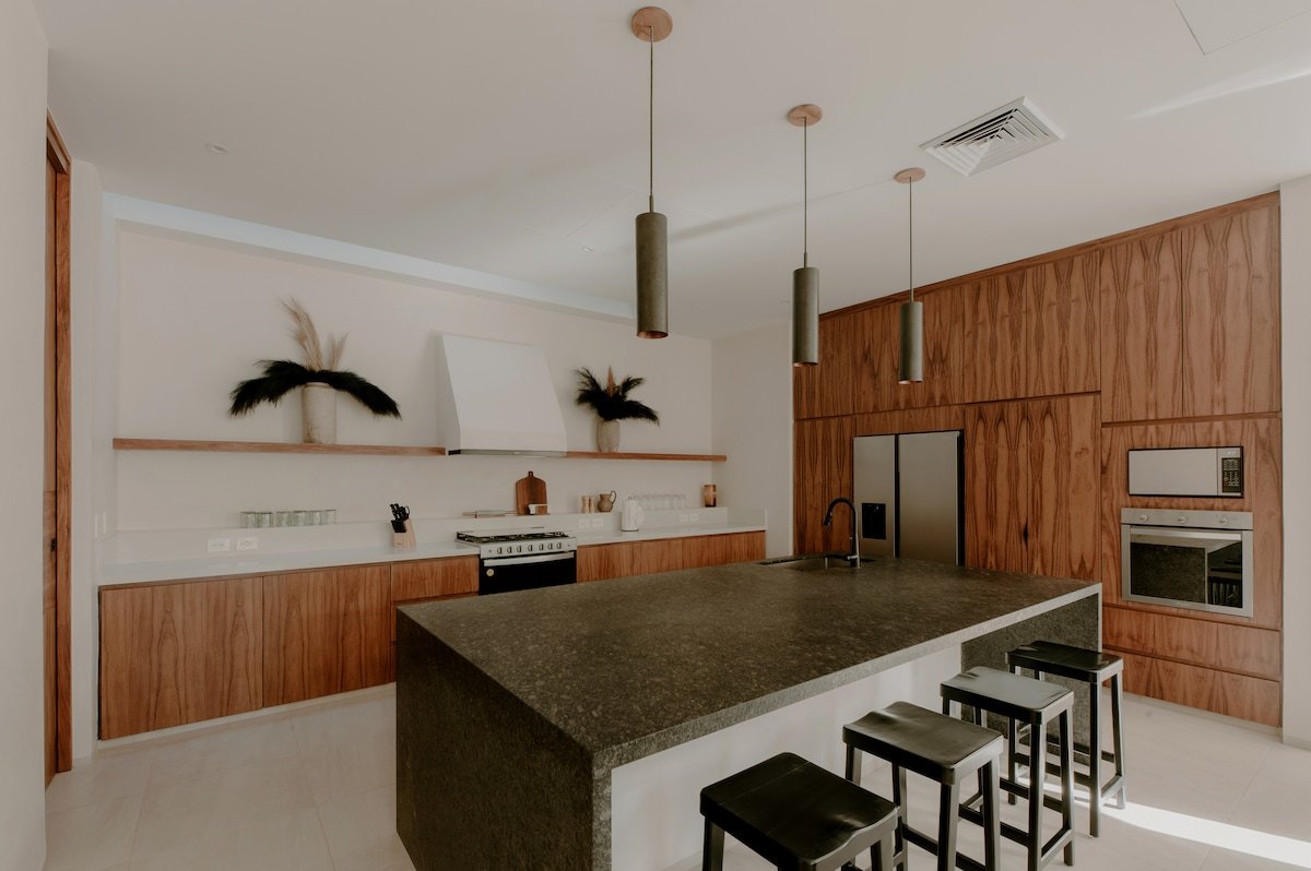 Casa Manati | Stunning Mansion with Rooftop & Pool gallery image 2