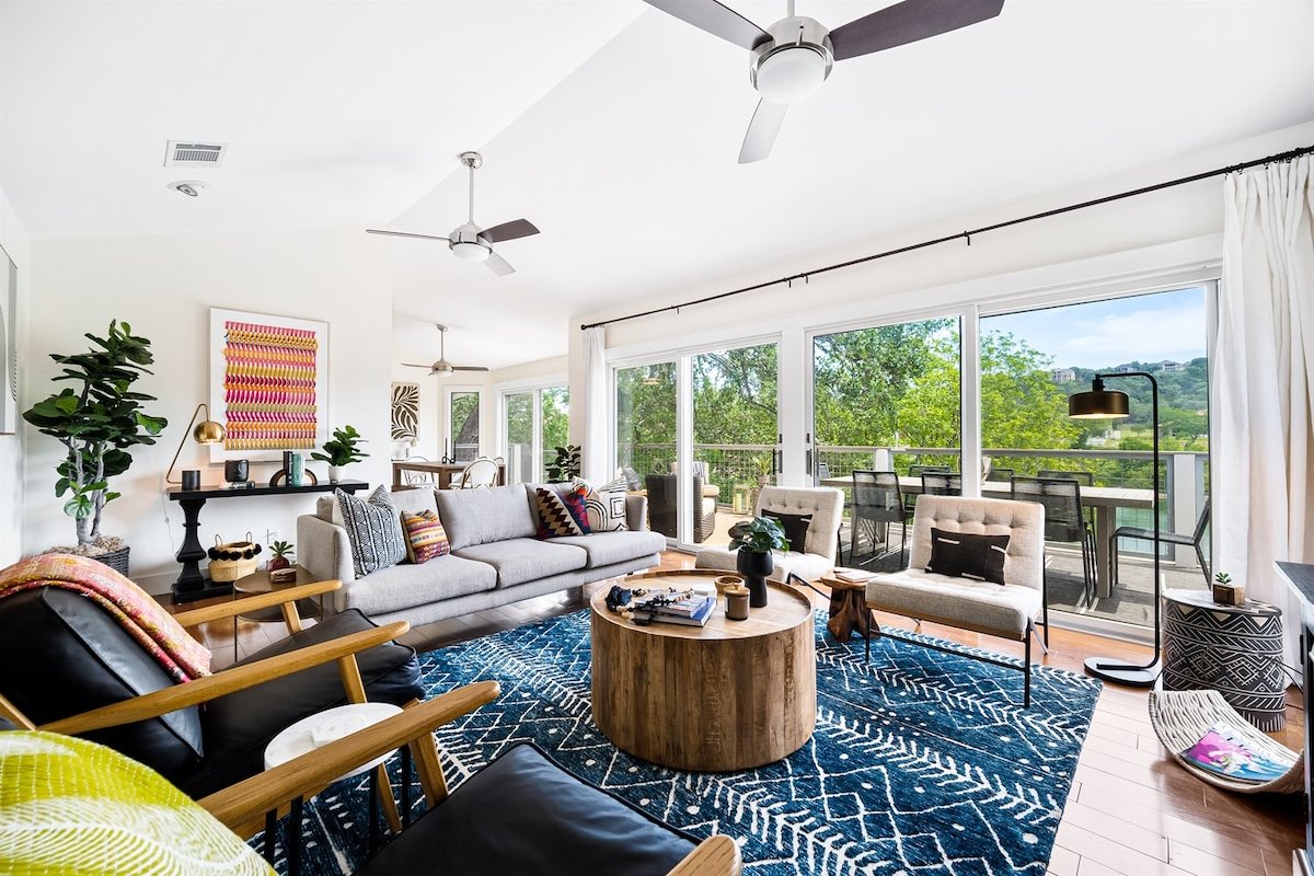 *Waterfront* Lake Austin Home ~Boat Slip~ Hot Tub gallery image 3