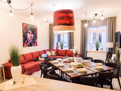 Morrison Apt/15 guests/7 BD/Self Check-In/Old Town