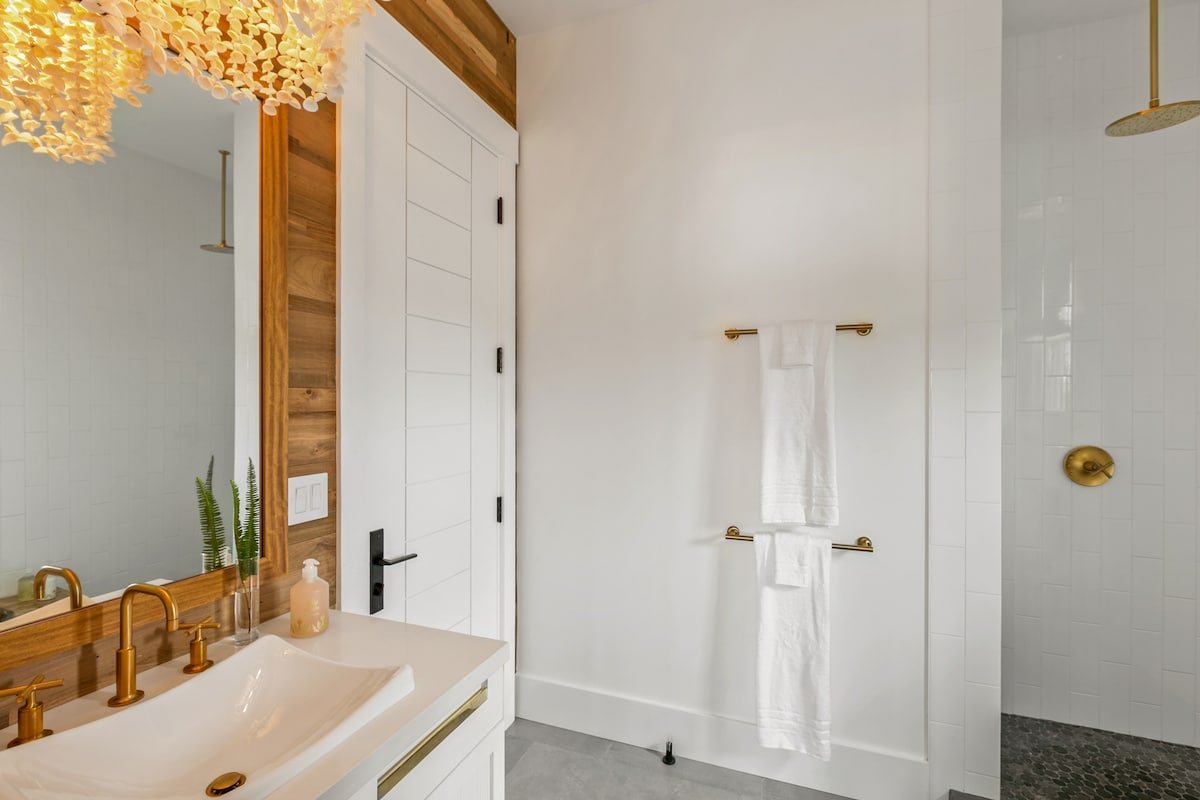 4 br Luxury Home in Kukuiula w Pool gallery image 5