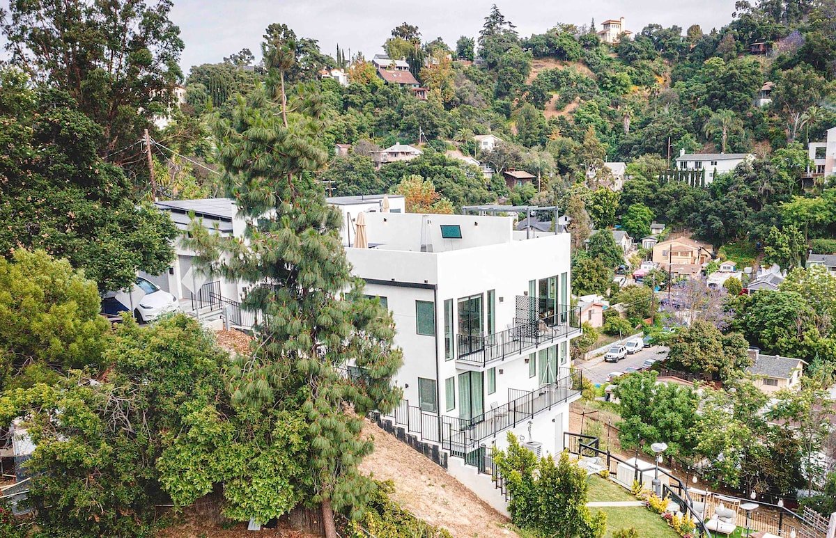 Luxury hilltop home with majestic views gallery image 2