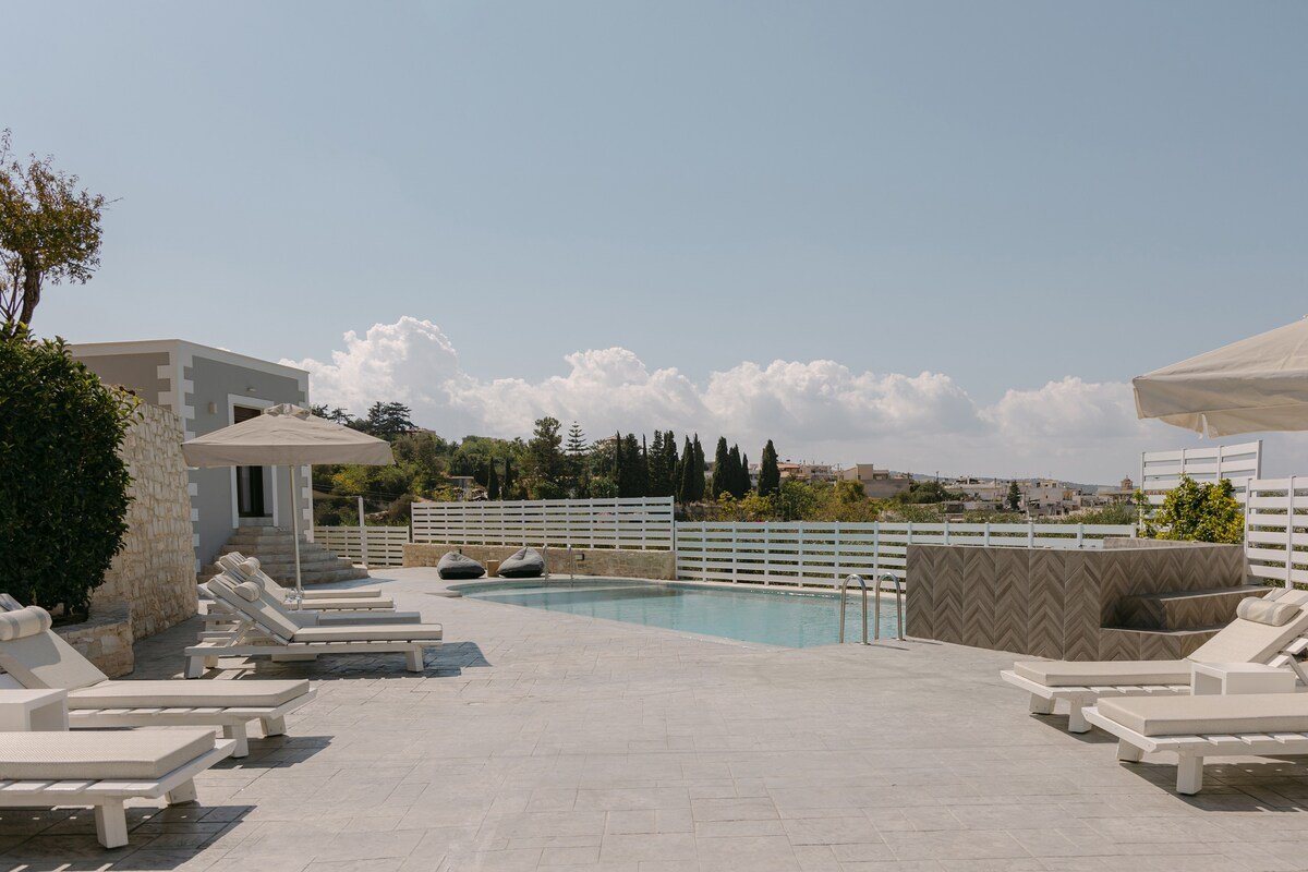 Olivia Villa, Celestial Haven of Luxury gallery image 3