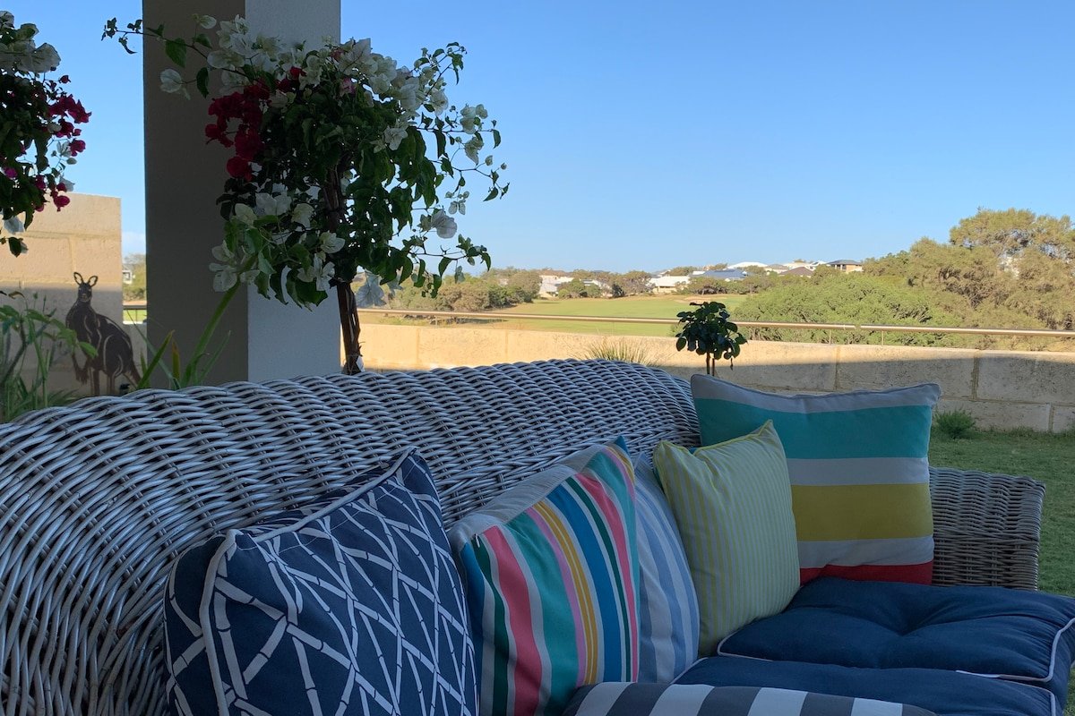 Beach and Golf Retreat Mandurah (Netflix & Kayo) gallery image 4