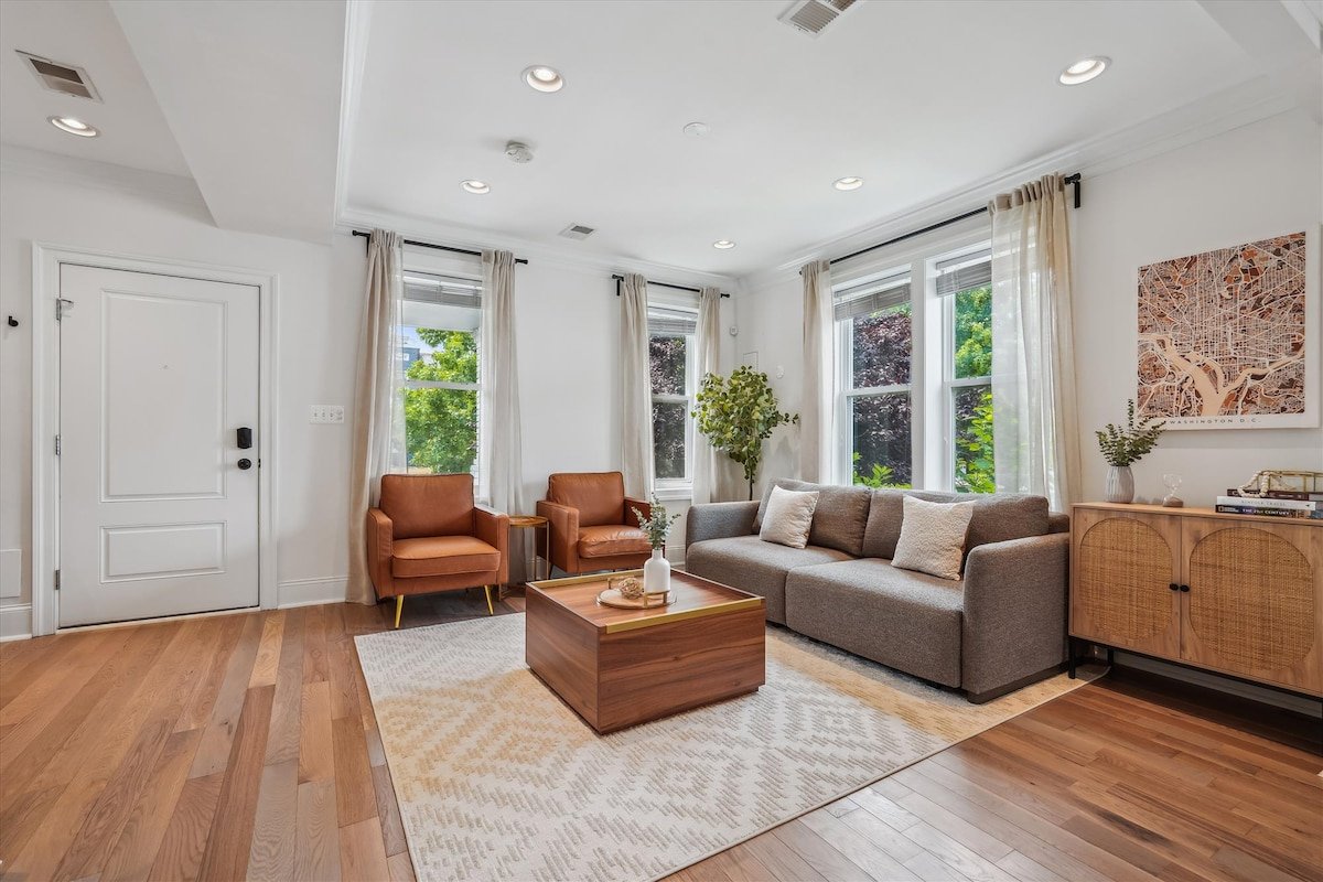 Rooftop Capitol View + Fire Pit Near Union Market gallery image 3