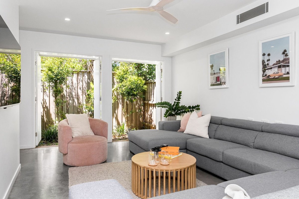 Lomani 10 – Luxury Family Home Pet Friendly gallery image 4