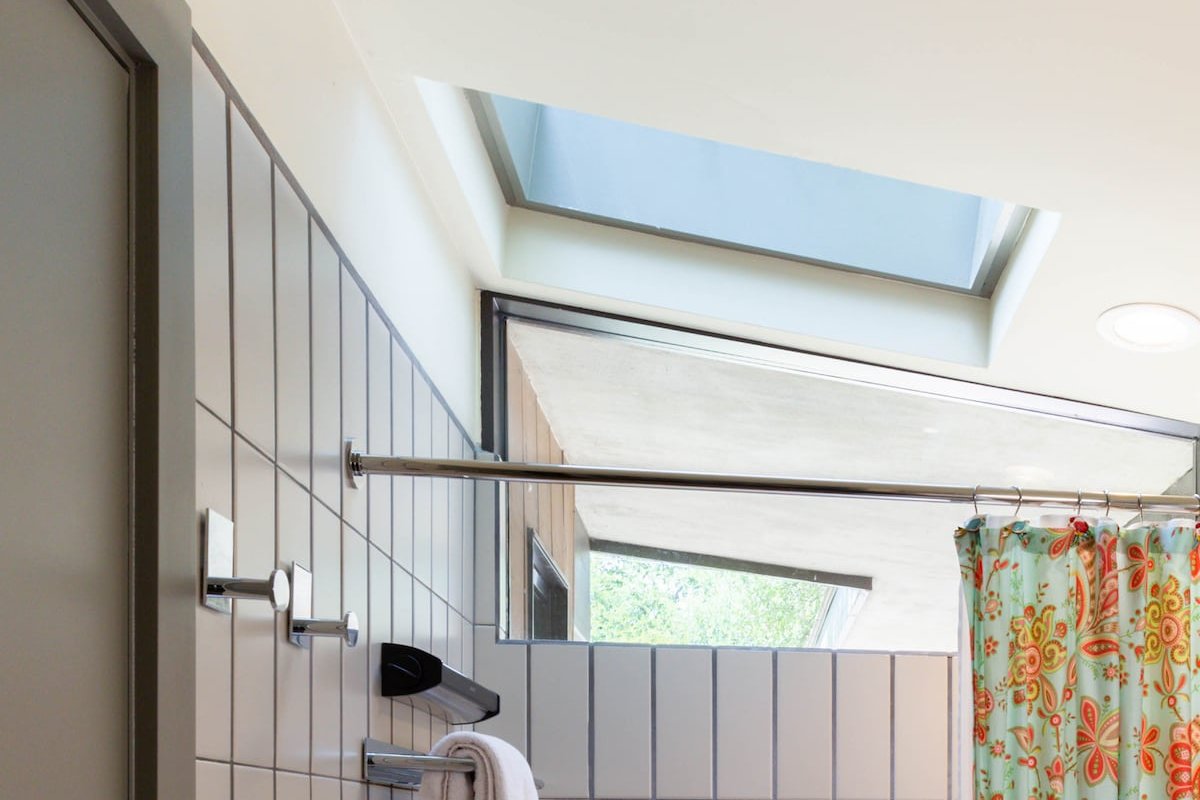 Tranquil Mid Century Modern Retreat, Neighbors Downtown gallery image 3