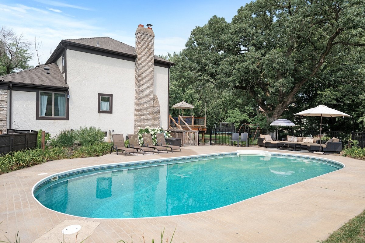 Large 6-Bedroom Heated Pool – Private Chef gallery image 3