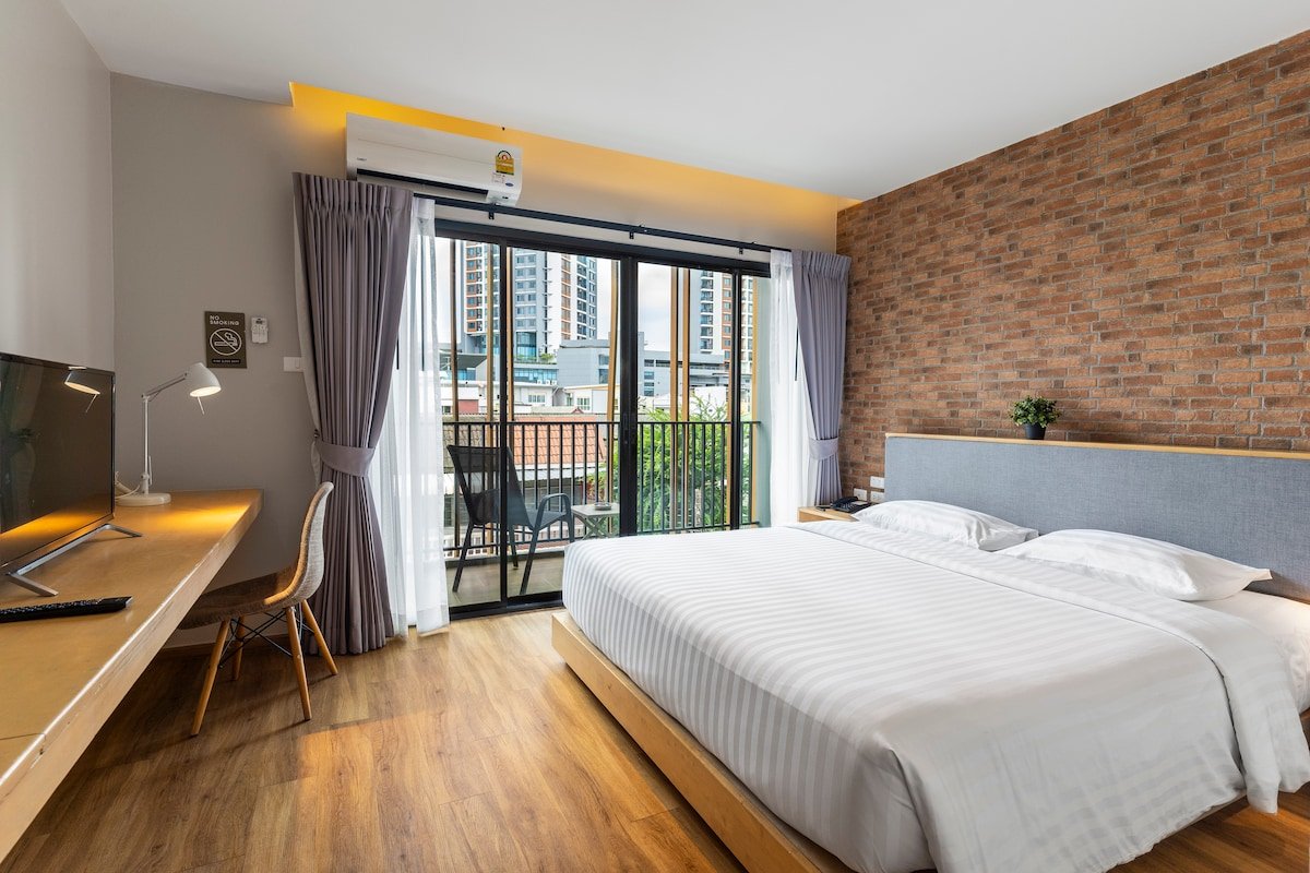 Amazing! 5 Private BR , MRT Huai-Khwang ,Free WiFi gallery image 4