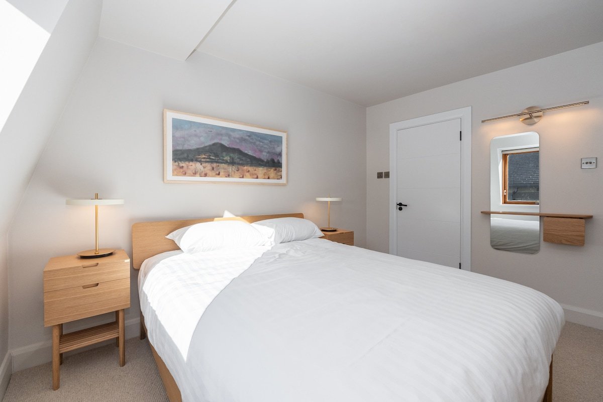 Sparkling Large Penthouse, Terrace, Prime Location gallery image 5