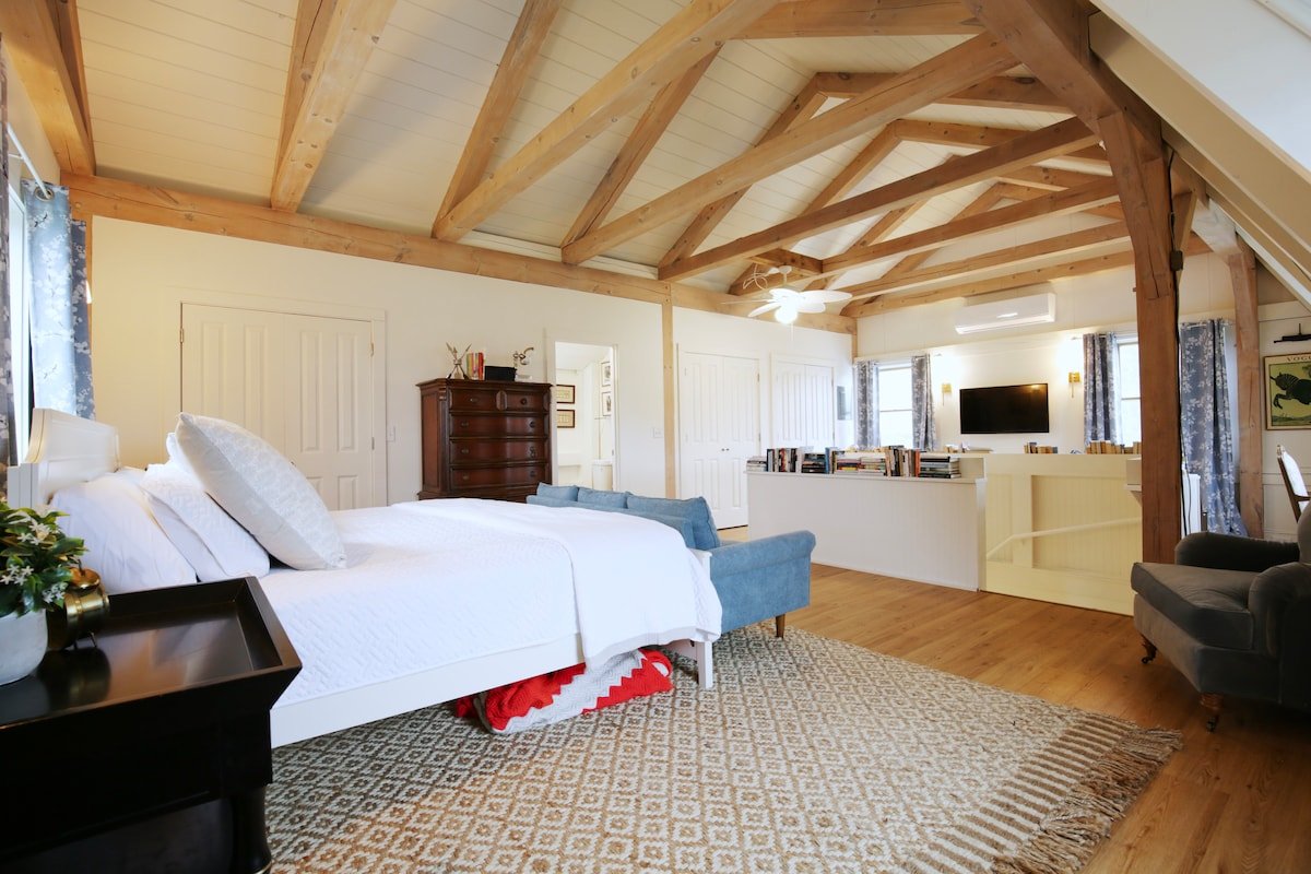 Watch Hill Cottage-Sunset Serendipity gallery image 4