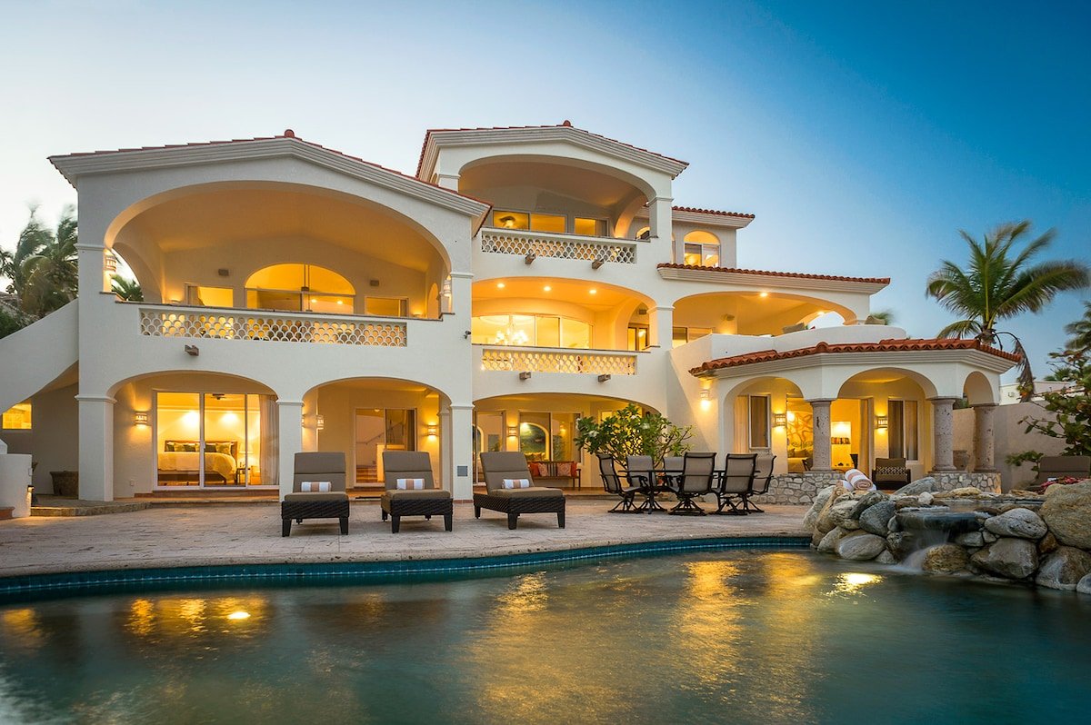 Casa Edwards Too Beach Front Palmilla Sur