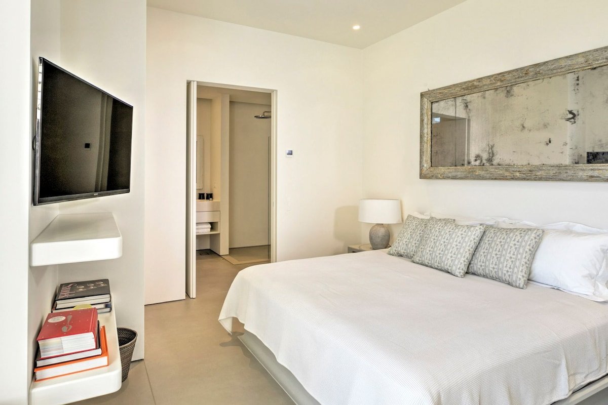 “Aquaria One” by Aqualiving Villas gallery image 2