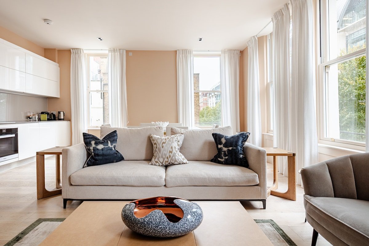 Central London/Marble Arch Luxury 2 Bed Apartment gallery image 3