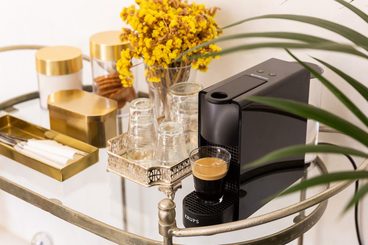 Garden of Camellias★4 Bedroom house near the beach gallery image 3