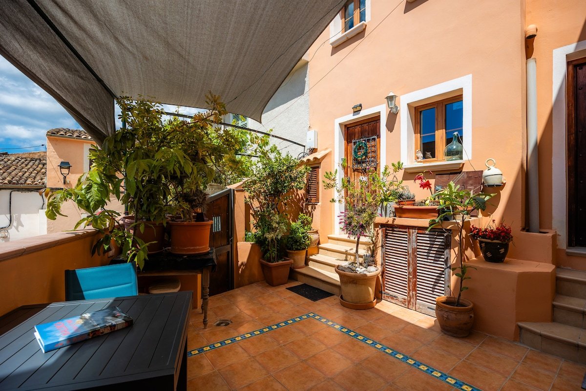 Eliasneil gallery image 3