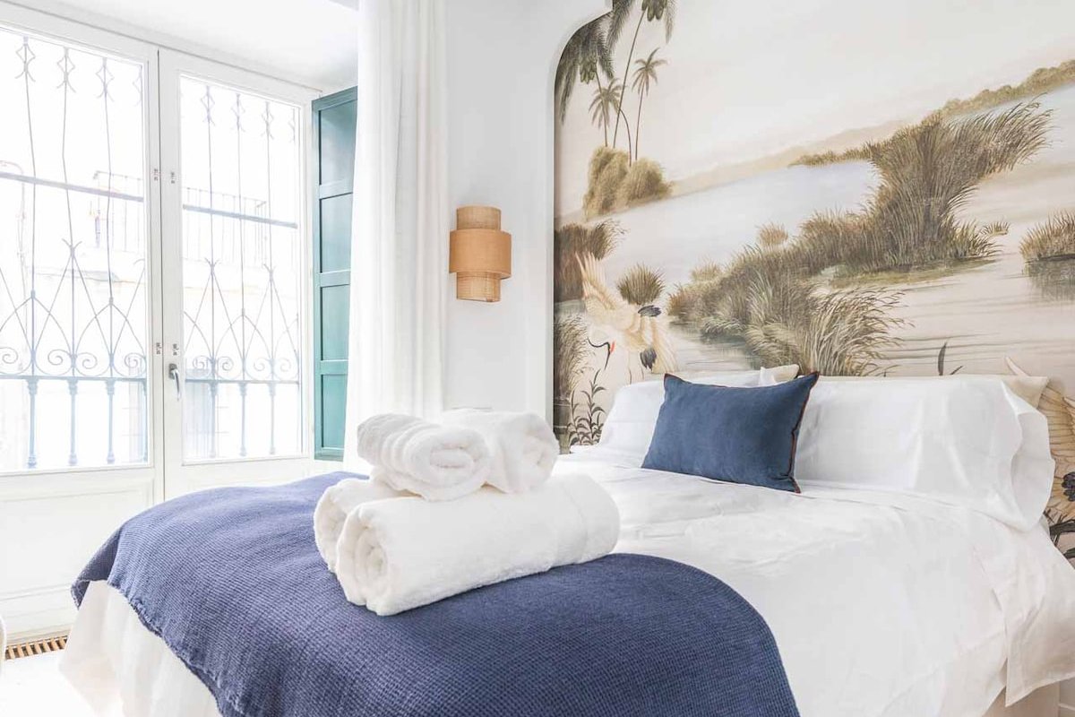 Luxury Designer Oasis in Madrid gallery image 3