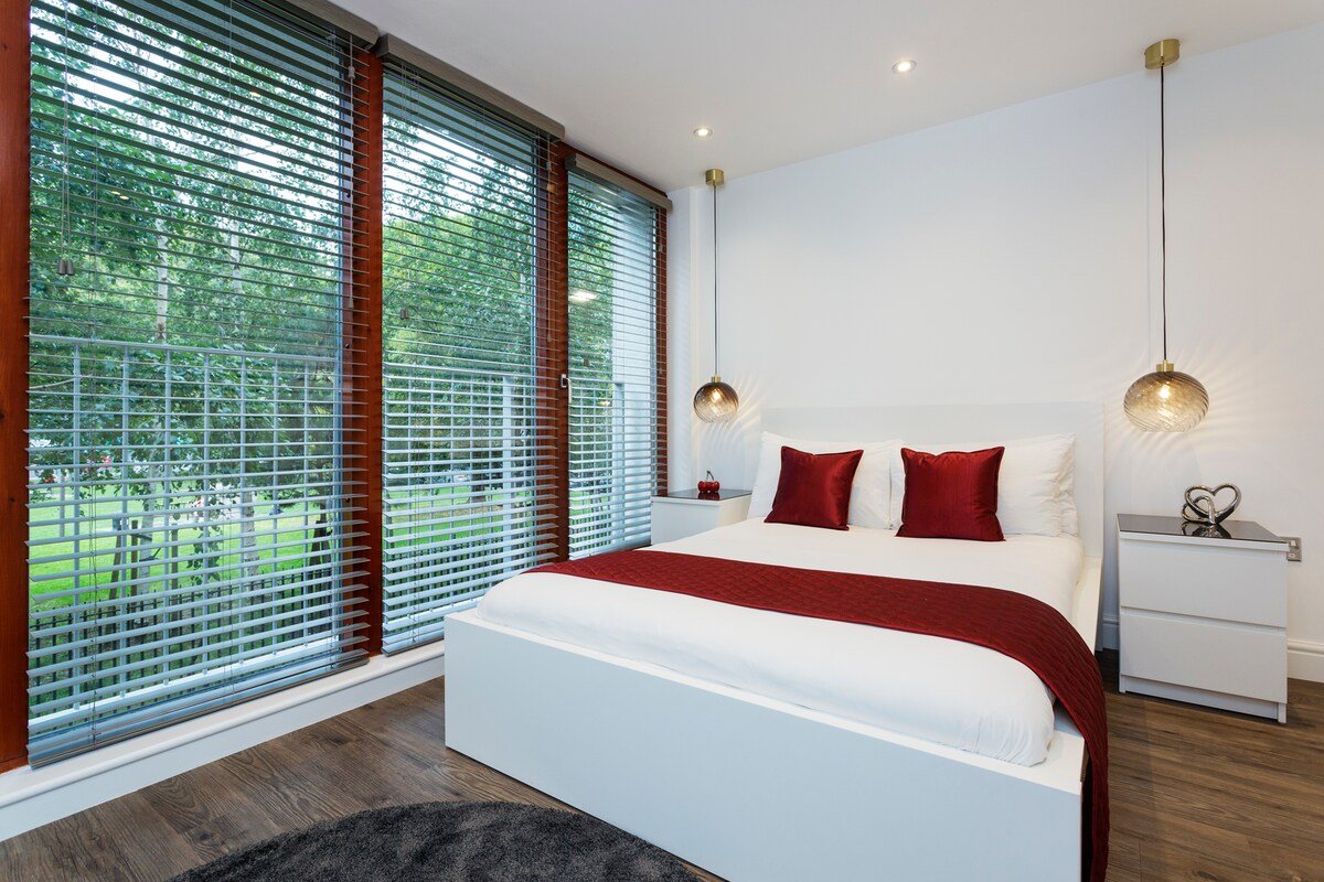 Stylish 3 bedroom apartment in Aldgate (Zone1) gallery image 3