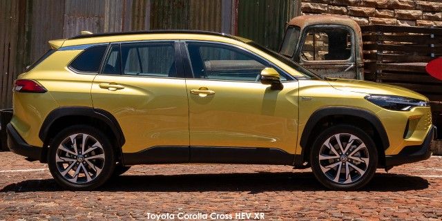 TOYOTA COROLLA CROSS 1.8 GR-S HYBRID - 15 