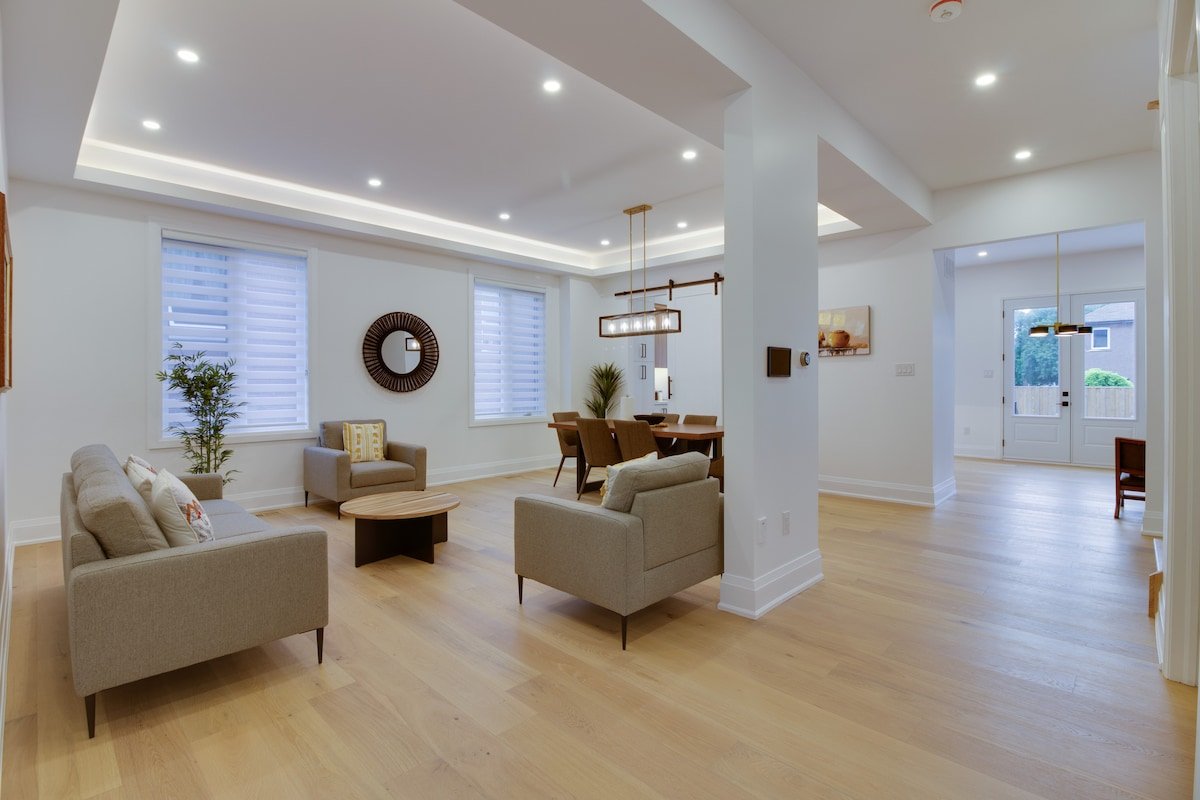 Ultimate luxury custom built-25minutes to Downtown gallery image 3