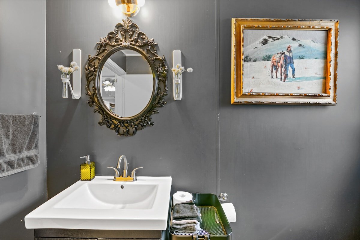 Huge 3 Home Property – Walk to Downtown! gallery image 5