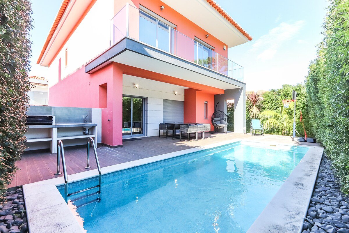 Villa avec piscine chauffée près des plages gallery image 3