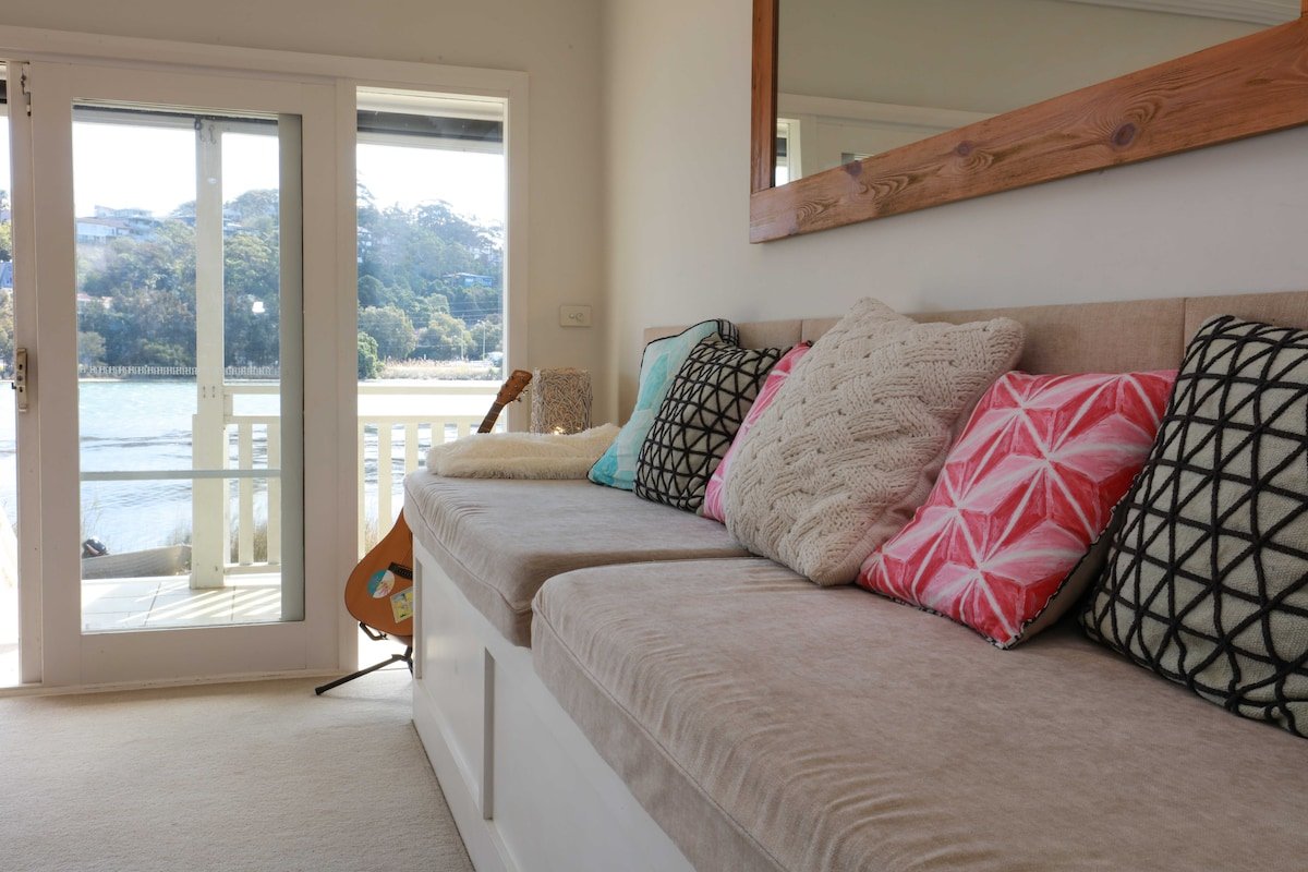 Lakefront Executive Escape in Narrabeen, Australia gallery image 4