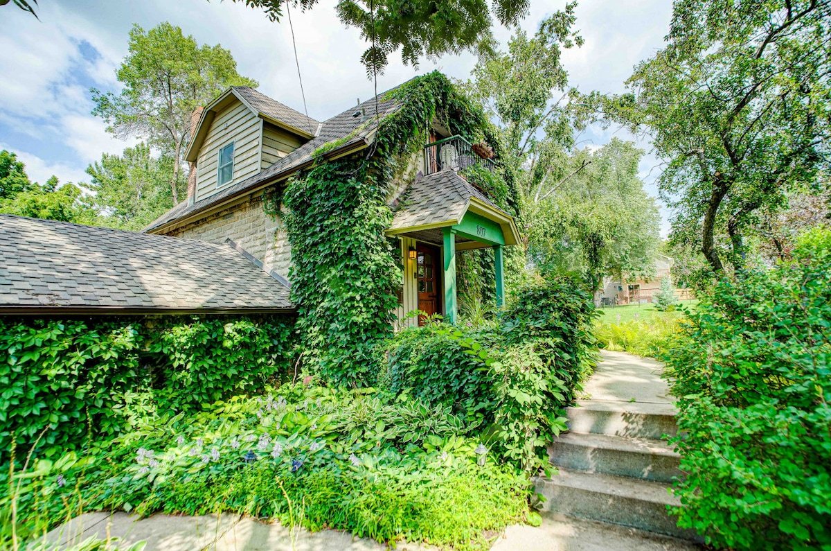 Historic James Mulvey Carriage house (Whole house) gallery image 4