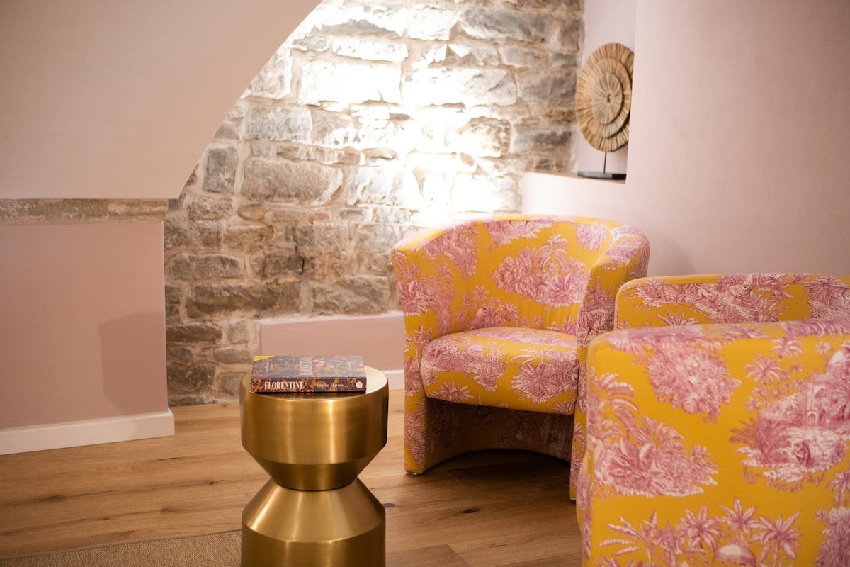 Luxury Apartment with view on Piazza Pitti – gallery image 3