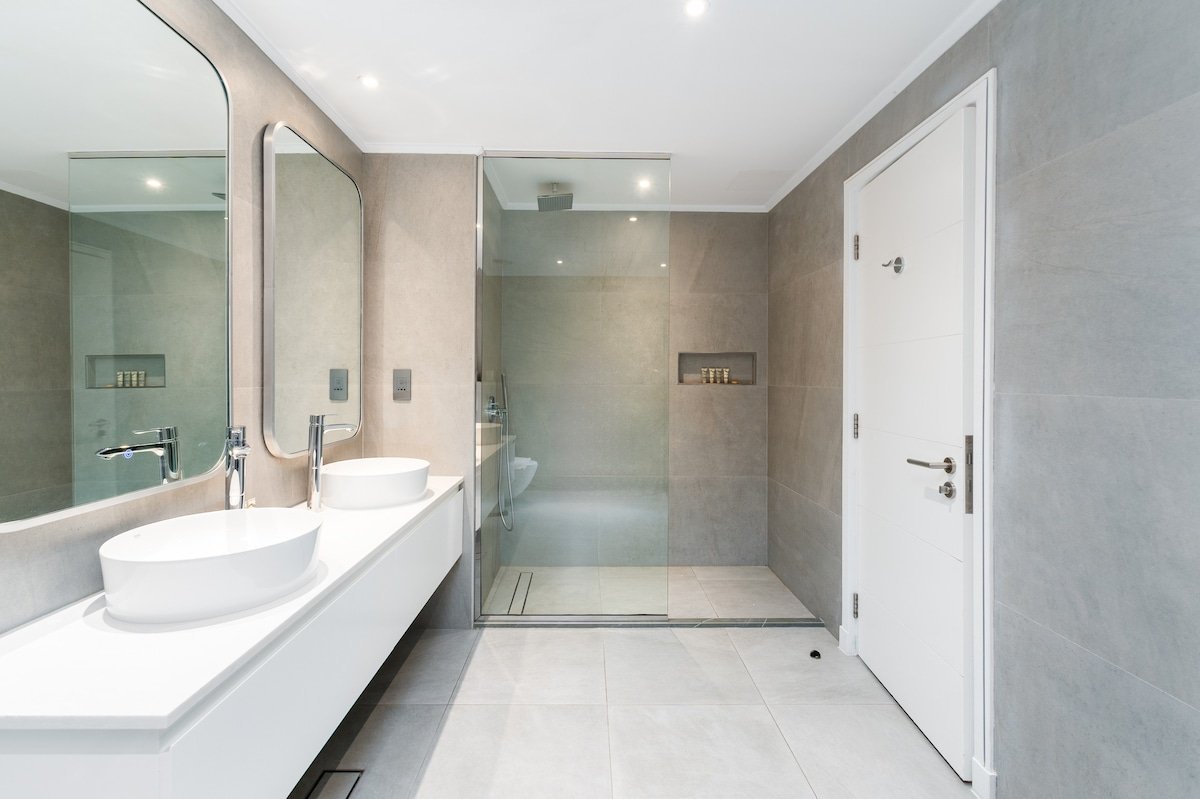 Sleek 3BR + Maid’s Room w/ Burj Khalifa View gallery image 3