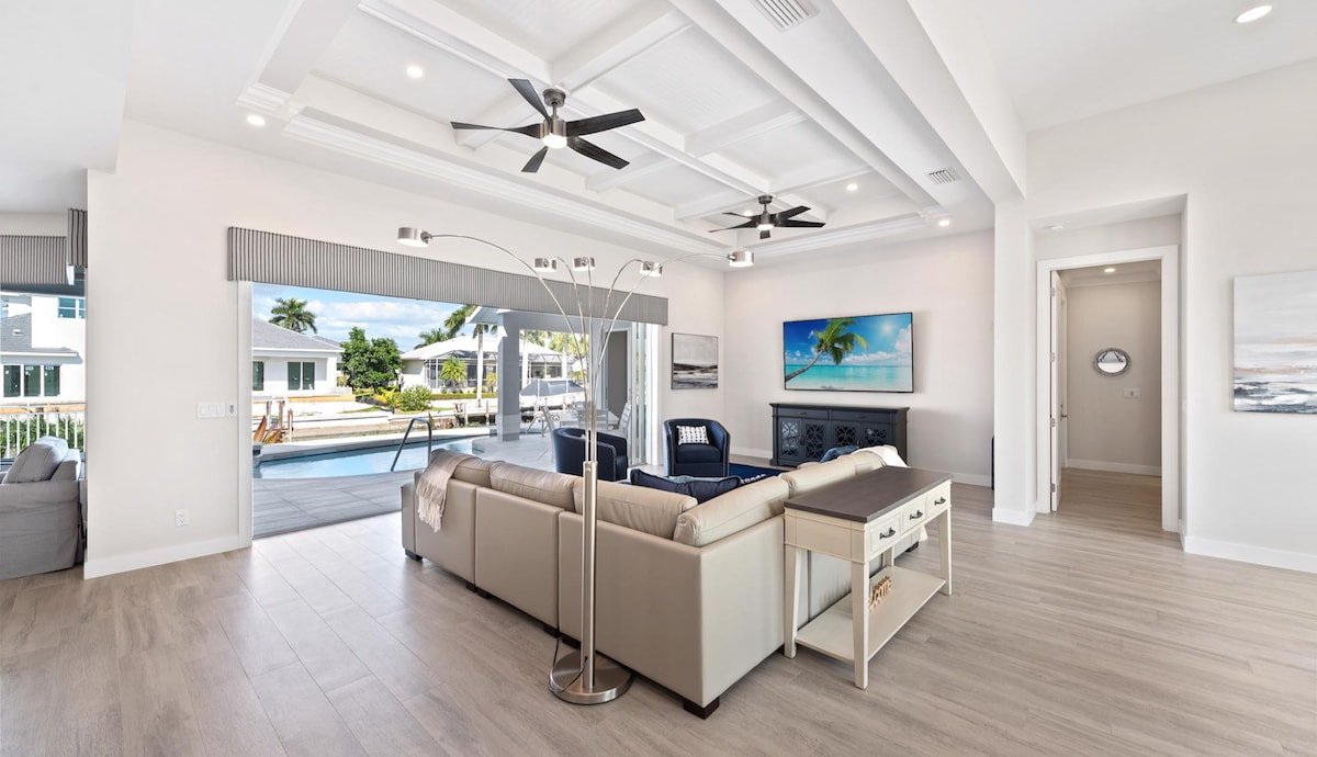 Blue Jasmine gallery image 3