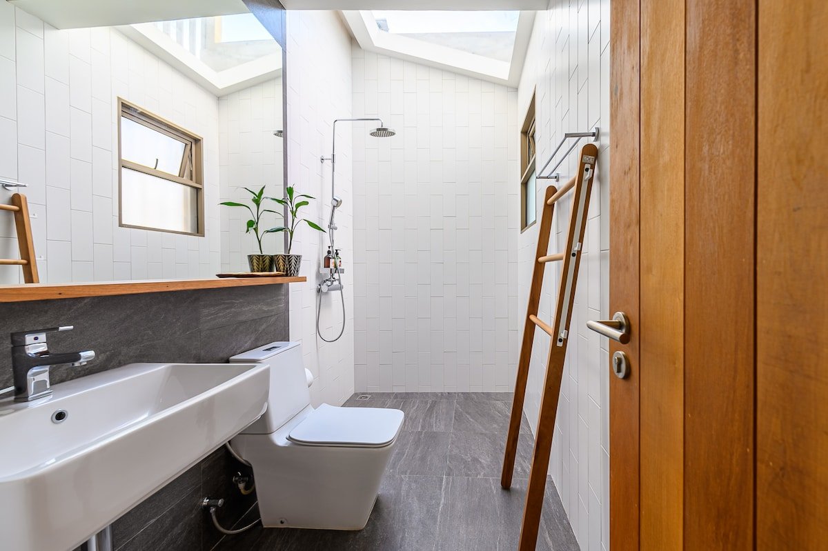 APT476 | 2nd Fl. + 3rd Fl. | 1min walk to Subway gallery image 5