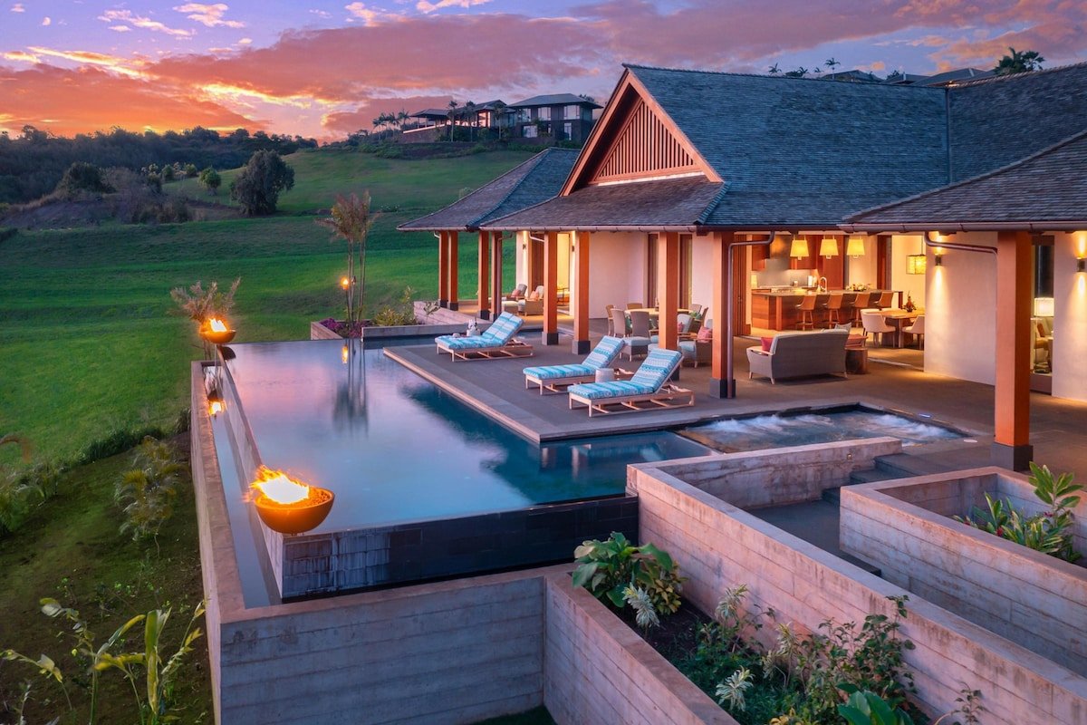 Hale Malie Luxury 4 Bedroom Home w/Private Pool