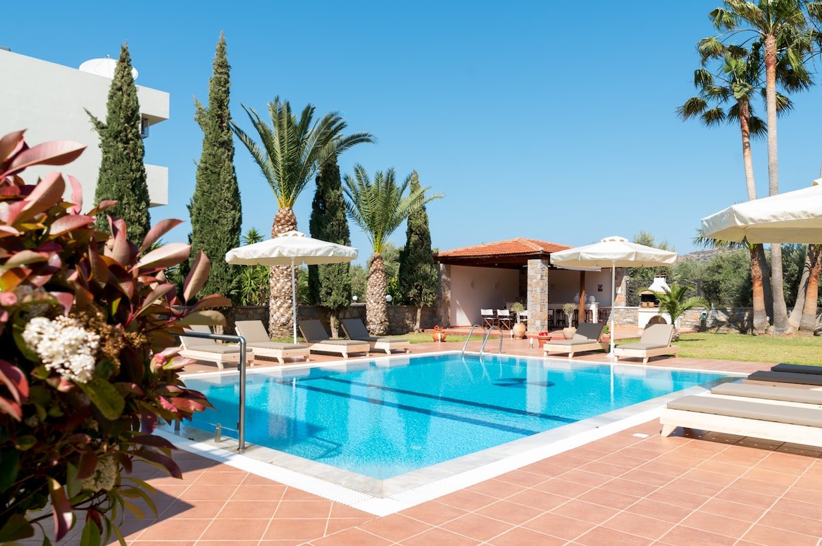 Villa Tyghi – 5 Bedroom with private pool gallery image 2