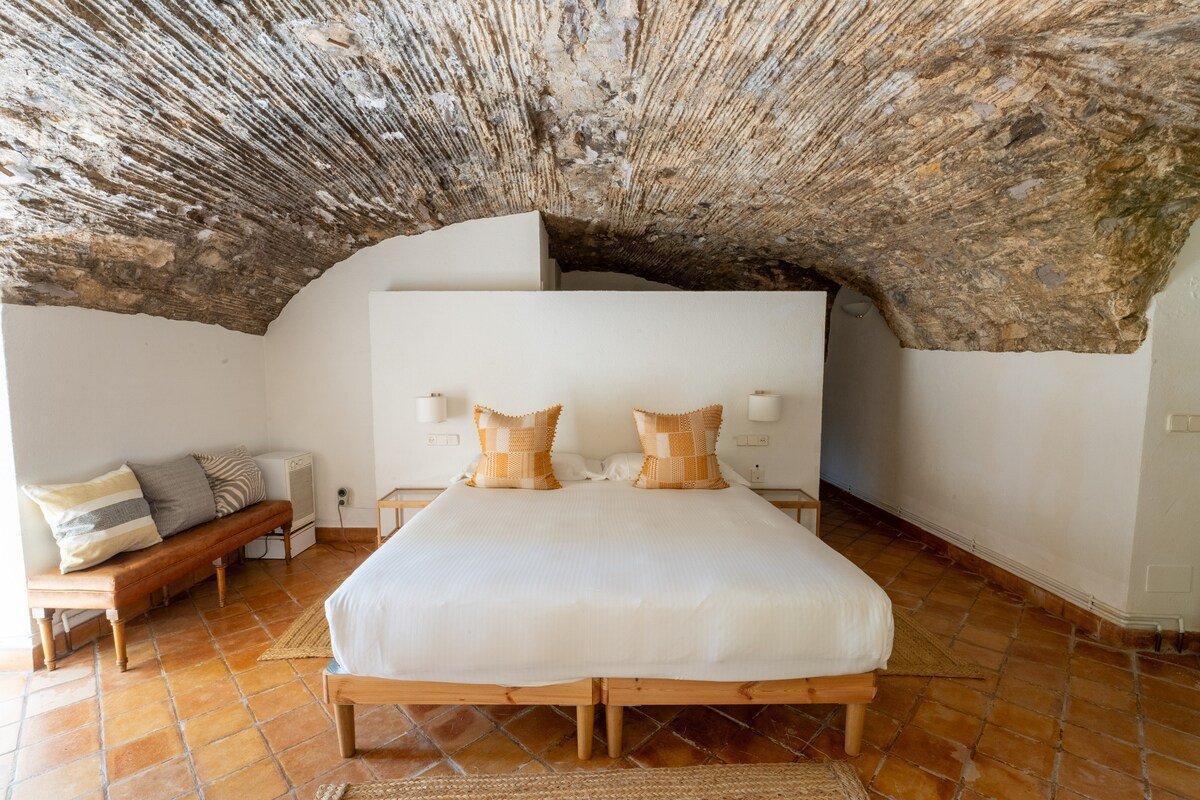 DECÔ – HOUSE CASA DE LES VOLTES PERATALLADA gallery image 5