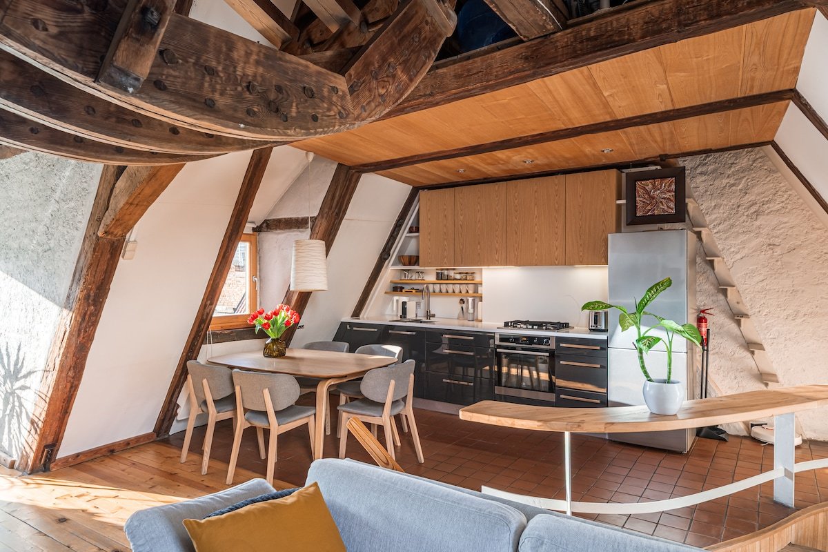 Rustic 3 bedroom loft in Old Town gallery image 5