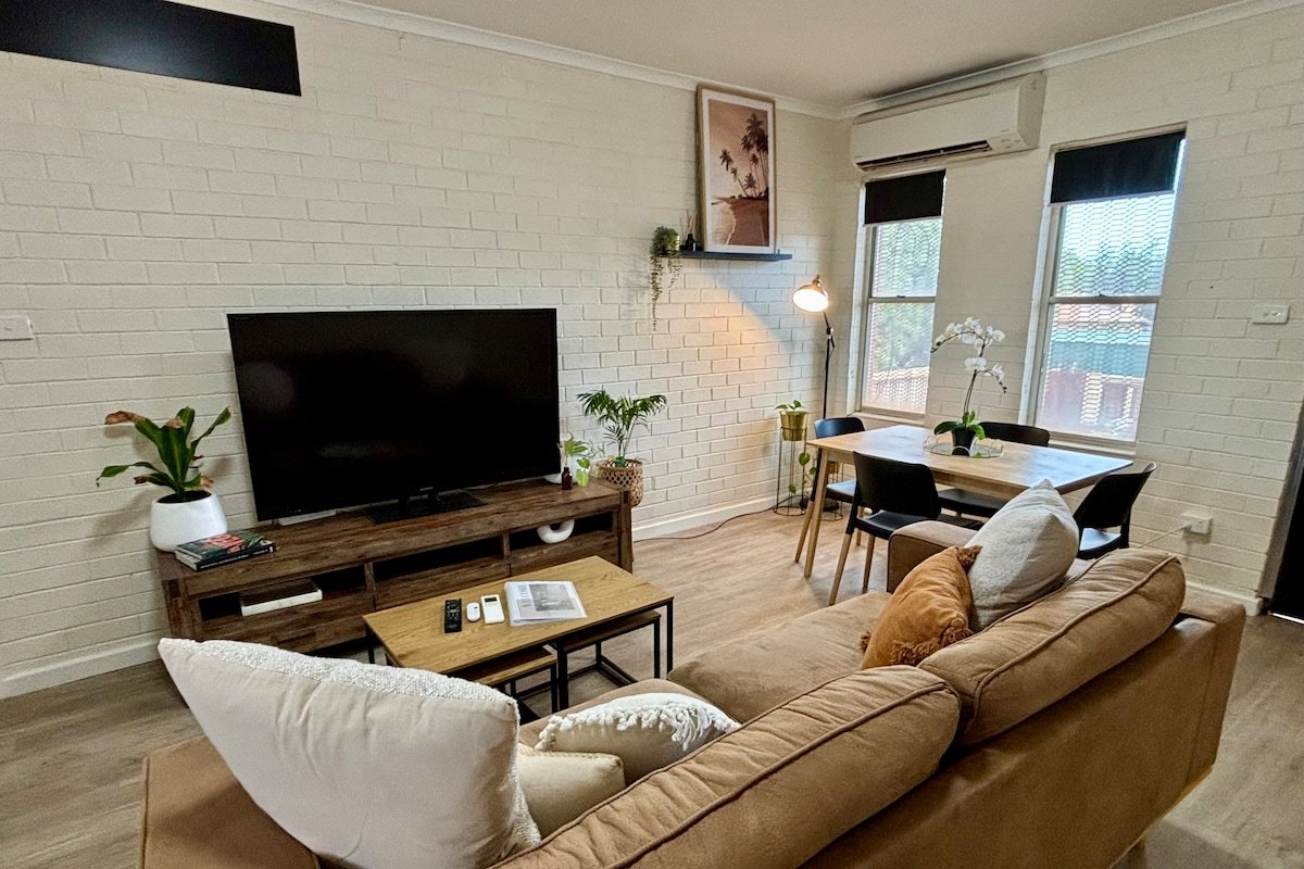 Stylish 3 Bedroom – Managers Apartment gallery image 2