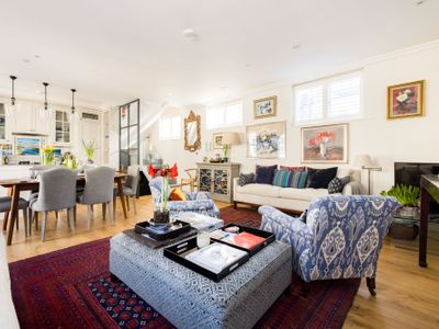 I’m Just a Girl 2 BR Mews House in Notting Hill