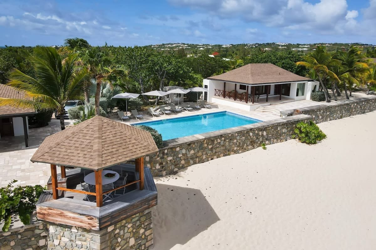 Blue Beach (4 bedrooms) – Baie Longue beachfront v gallery image 5