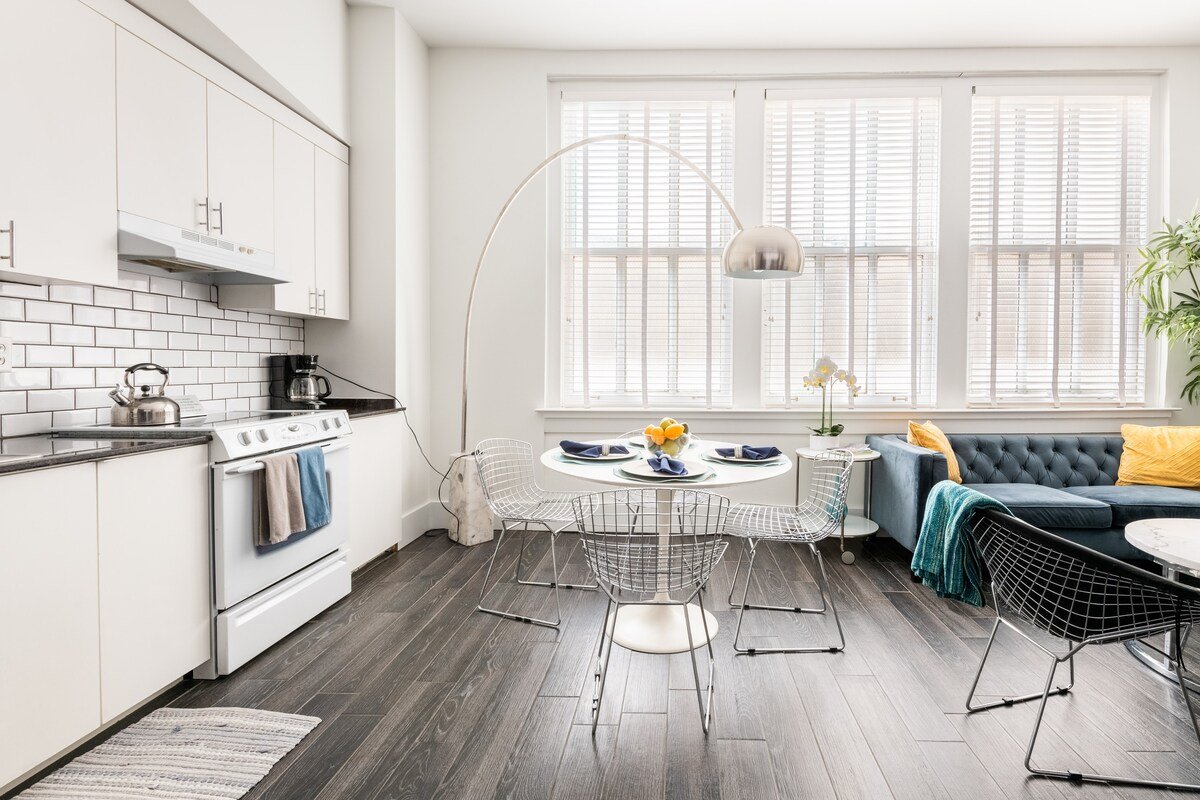 4 Bedroom 4 Ba 2 blocks off Bourbon Prime Location gallery image 4