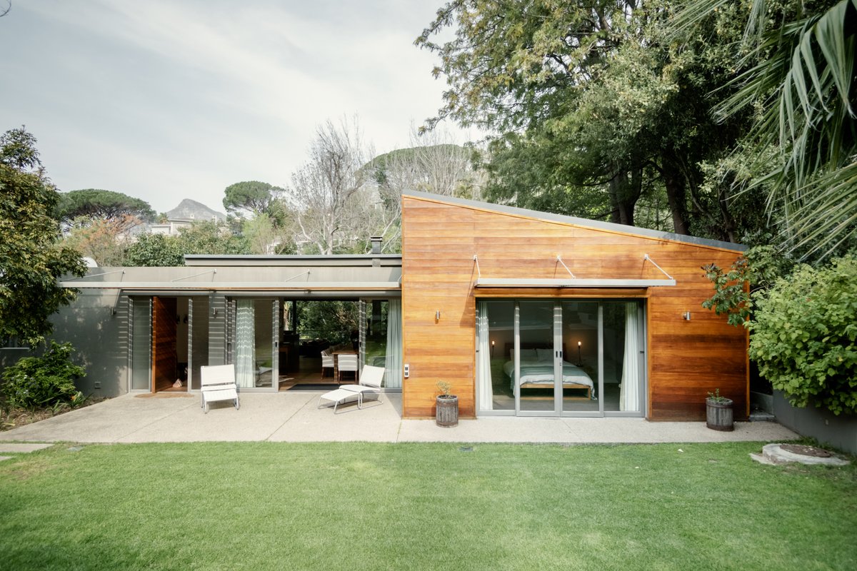 Modern Contemporary Zen Tree House Sparkling Pool