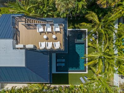 Luxury home with Golf Cart, Bikes, Pool and Spa!