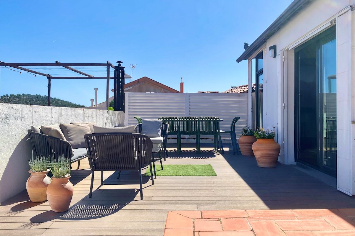 Penthouse with amazing terrace, 9 guests 3 bedroom gallery image 2