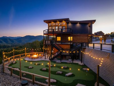 High Camp – Incredible Views + All the Amenities!