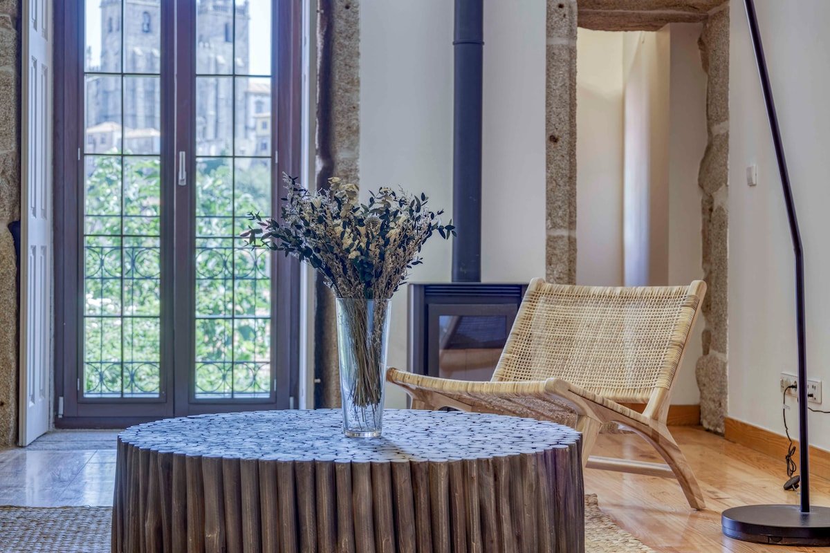 17th century home, scenic views, own garden gallery image 5