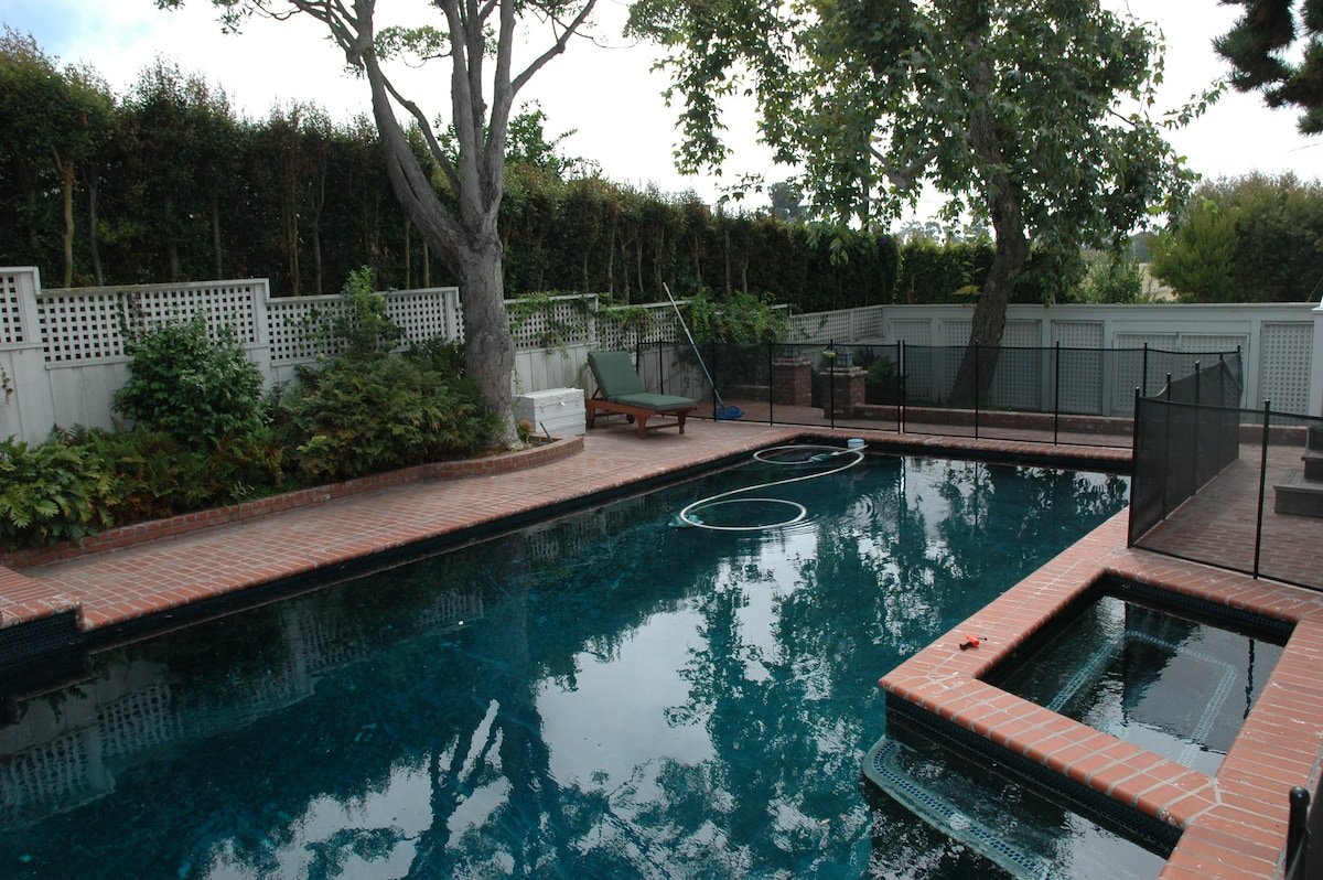 LJ Village Home with private pool & spa gallery image 4