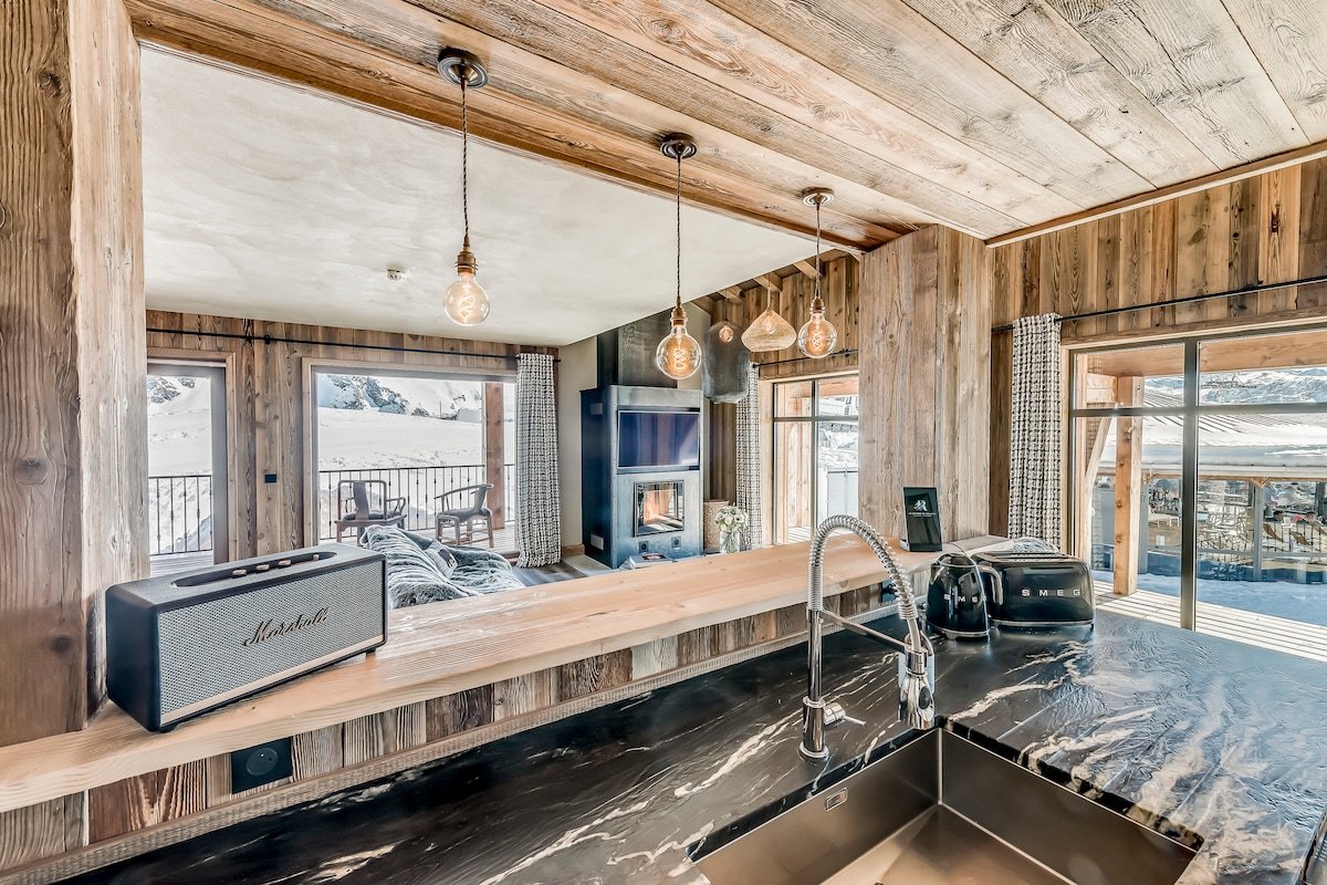 Madeleine gallery image 3