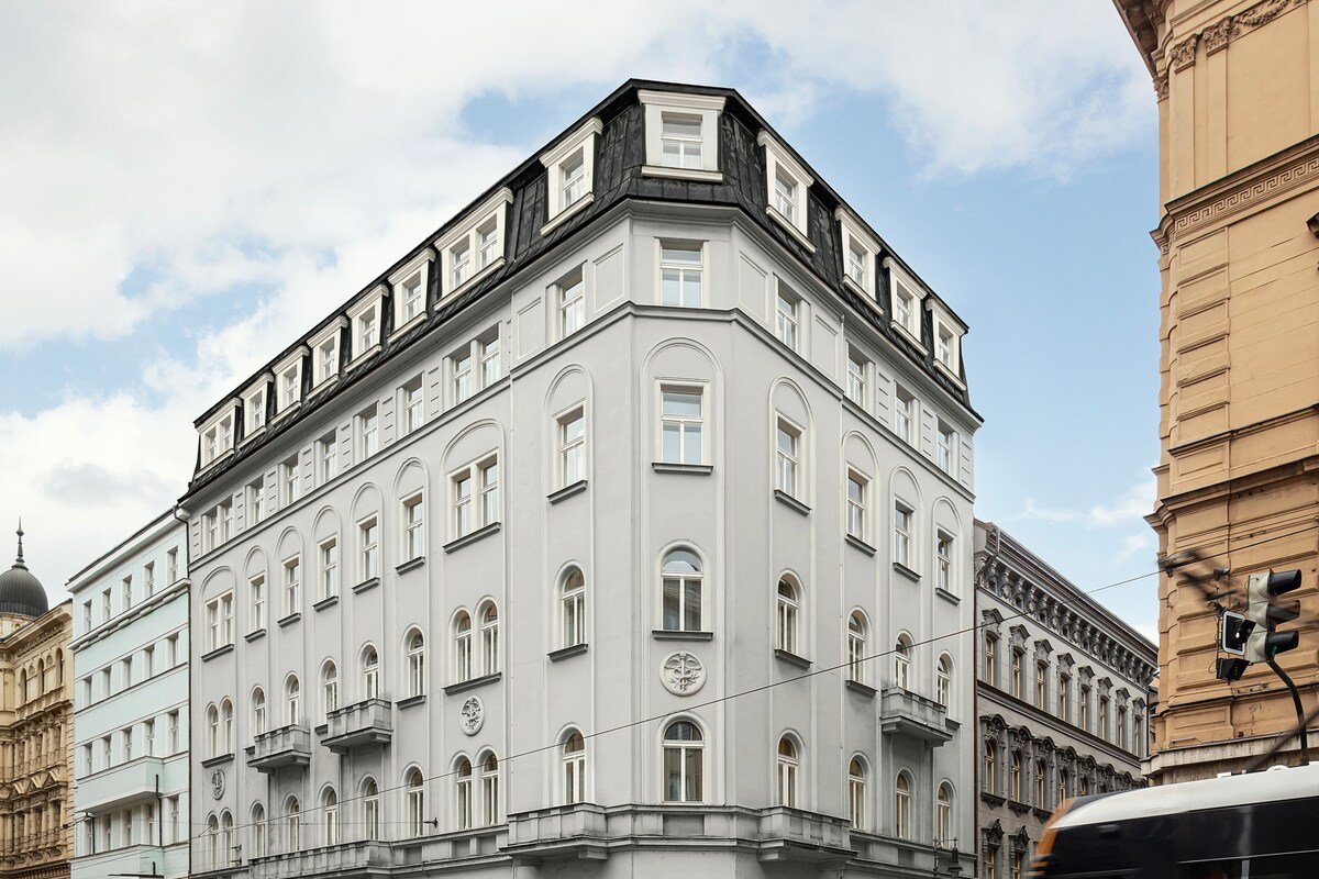 R16 Executive Two Bedroom gallery image 3