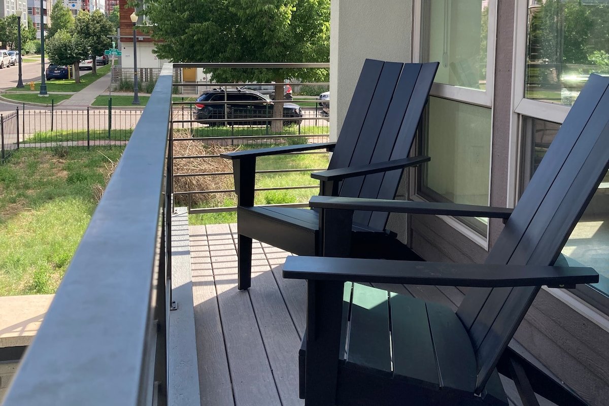 Upscale Townhome w/ Stunning Rooftop Views gallery image 4