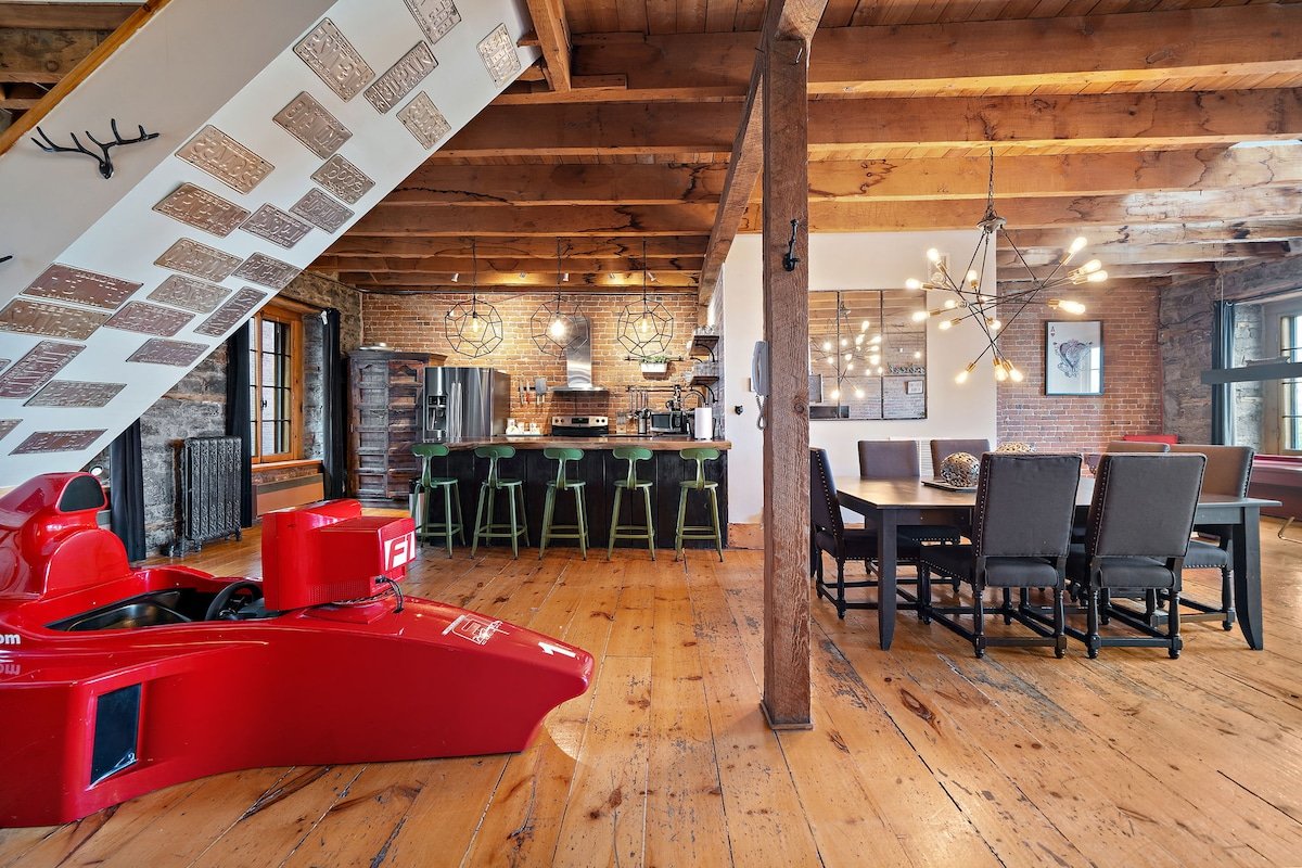 Majestic 2-floor Water View Loft gallery image 4